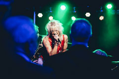 Michael Monroe esiintymässä yrityksen syntymäpäiväjuhlissa Suvilahden Tiivistämöllä Helsingissä